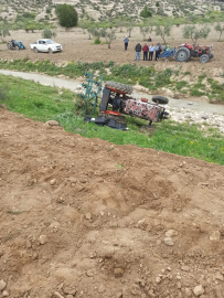 Kilis'te devrilen traktörün sürücüsü öldü