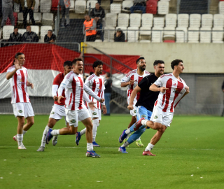 Ayvalıkgücü final aşkına