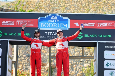 Bodrum Rallisi'nde kazanan Team Petrol Ofisi pilotu Kerem Kazaz oldu