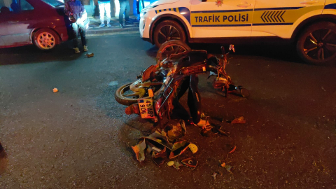 Manisa’da motosiklet sürücüsünün ağır yaralandığı kaza kamerada