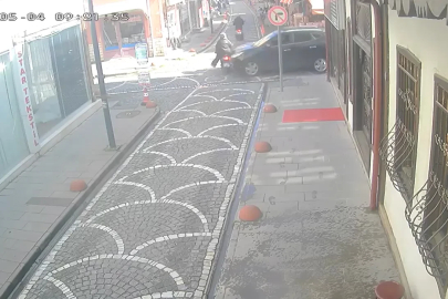 Tokat’ta cip ile motosikletin çarpıştığı kaza kamerada