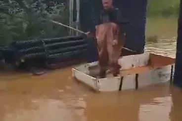Sakarya'da sağanak; dere taştı, mahalleyi su bastı (2)