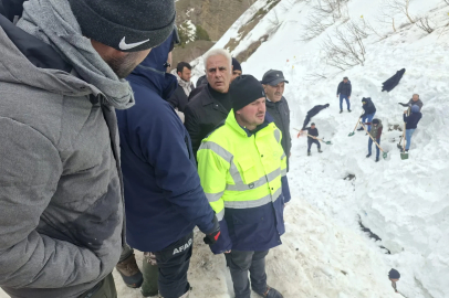 Çığ altında kalan çobanın cansız bedenine ulaşıldı (2)