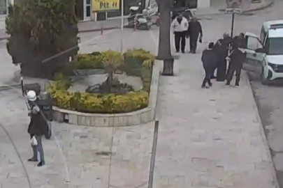 Polislerin ‘heimlich’ manevrası ile hayata tutundu; o anlar kamerada