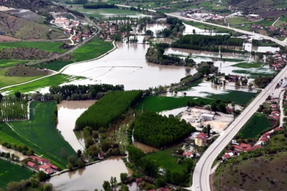 Tokat'ta su altında kalan tarım arazileri dronla görüntülendi