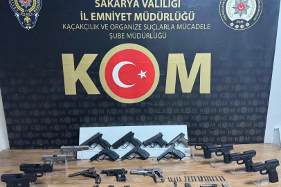 Sakarya'da 17 ruhsatsız tabanca ele geçirildi; 2 tutuklama