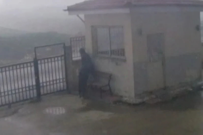 Gaziantep’te fırtınaya yakalanan çobanın zor anları kamerada