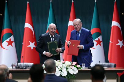 Cumhurbaşkanı Erdoğan, Cezayir Cumhurbaşkanı Tebbun'u resmi törenle karşıladı (2) 