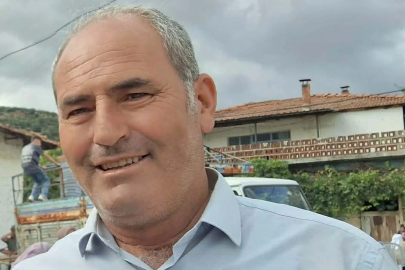 Muhtar, traktörünün üzerinde av tüfeğiyle vurularak ölmüş halde bulundu