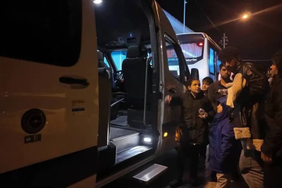 İzmir’de göçmen botu yarı batık halde bulundu: 1 çocuk öldü, 43 kişi kurtarıldı