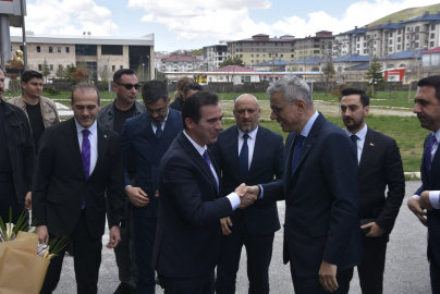 Bakan Memişoğlu, Bitlis'te sağlık kongresine katıldı