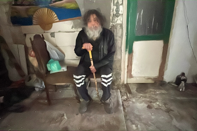 Çöp evden çıkarılıp, barınma merkezine yerleştirildi; görünümü değişti
