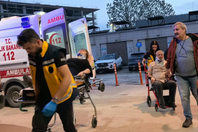 Bursa'da beton mikseri ile minibüs çarpıştı: 2 yaralı