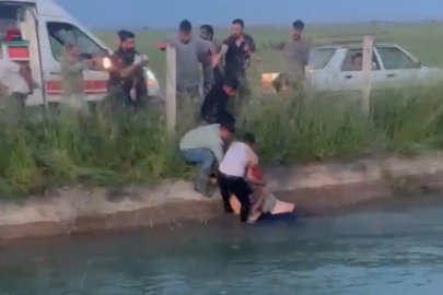 Şanlıurfa’da kanala devrilen otomobildekilere yardım için suya giren Suriyeli, öldü