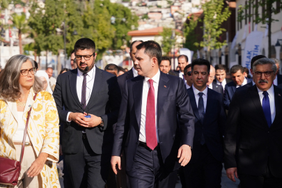 Bakan Kurum: Asrın inşasını dünyaya gösterdik
