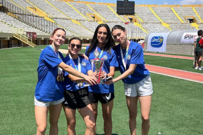 Ege Üniversitesi atletizmde Türkiye Şampiyonası'na rekorlarla damga vurdu