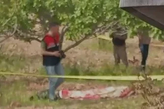 Devrilen traktörün sürücüsü öldü