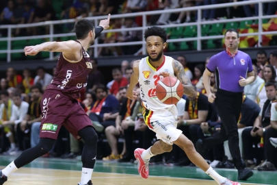 Göztepe - Parmos Bordo BK: 73-71