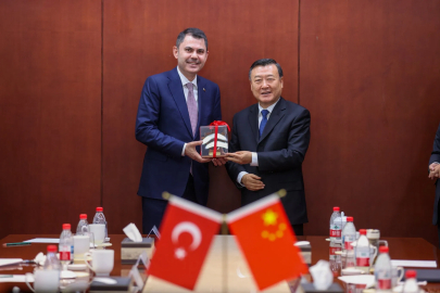 Bakan Kurum, Çin'de