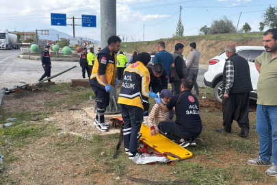 Malatya'da iki otomobil, kavşakta çarpıştı: 3 yaralı 