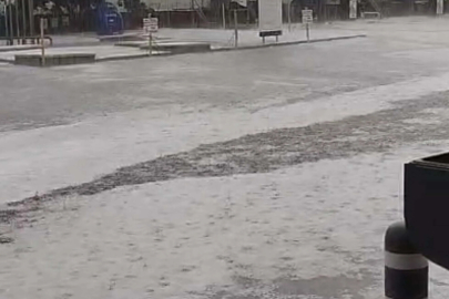 Çanakkale'de sağanak ve dolu yağışı etkili oldu