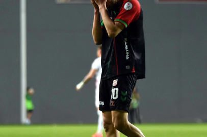 Karşıyaka'da kongre tarihi tepkisi