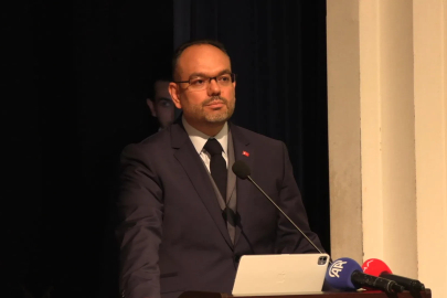 İletişim Başkan Yardımcısı Şahin: Sanal medyanın aşırı kullanımı riskleri beraberinde getiriyor