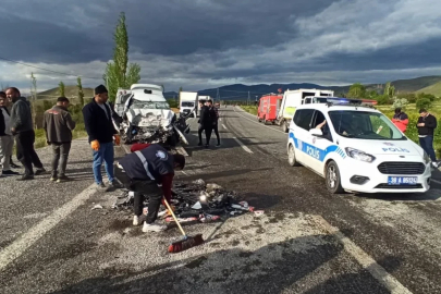 Kayseri’de hafif ticari araç ile otomobil çarpıştı: 1 ölü, 2 yaralı