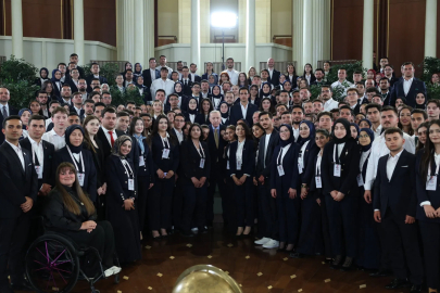 Cumhurbaşkanı Erdoğan: Gençlerimizle kol kola, omuz omuza yürümeyi sürdüreceğiz// Ek fotoğraflar