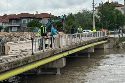 Taşkın riskine karşı Turhal'da köprüler sökülüyor