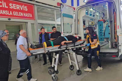 Adana'da iki otomobil çarpıştı: 1’i bebek 7 yaralı 