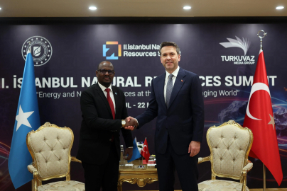 Bakan Alparslan Bayraktar, Somali Petrol ve Maden Kaynakları Bakanı Mohamed ile görüştü