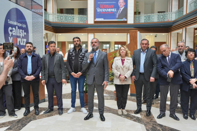 Sancaktepe Belediye Başkanı Yeğin, belediyede görev yapan personellerle bayramlaştı