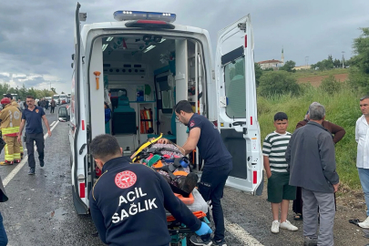Manisa'da 5 aracın karıştığı zincirleme kaza: 8 yaralı