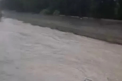 Ankara'da sağanak; yollar suyla doldu
