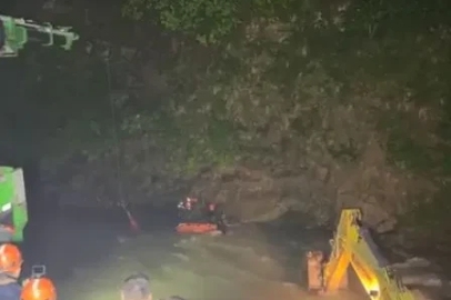 Derede balık avlarken akıntıya kapılıp, kaybolan yeğenin cansız bedenine ulaşıldı; amca aranıyor (2)