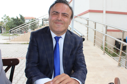 Doğuştan bedensel engelli Hanifi, azmiyle müdürlüğü kadar yükseldi: Engelli arkadaşlar mücadele etsinler