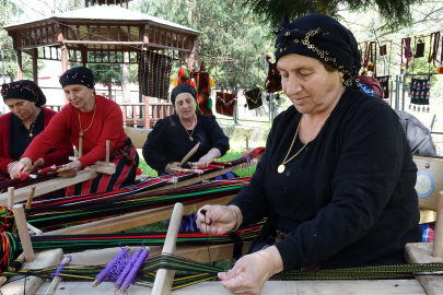 'Altın Kızlar' dayanışması; türkülerle dokunan 'dastar'a horonlu tanıtım