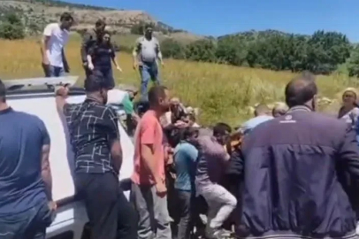Hafif ticari araca silahlı saldırıda öldü, eşi ve oğlu yaralandı