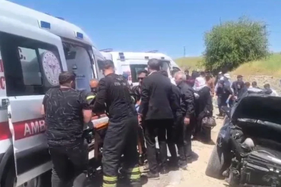 Batman'da otomobil, istinat duvarına çarptı; 6 yaralı