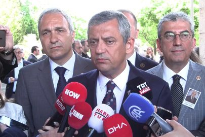 Özgür Özel: Olağanüstü kurultay için imza süreci başlatıldı