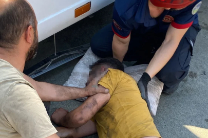 Lastik tamiri yaptığı TIR'ın körüğü patladı, ağır yaralandı