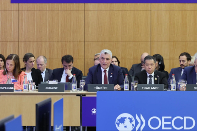 Bakan Bolat, Fransa’da OECD Bakanlar Konseyi Toplantısı’na katıldı