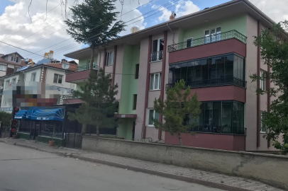 Komşusu kadını bıçaklayarak öldürdü, suç aletiyle yakalandı 