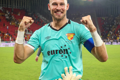 Göztepe'de Lis yuvadan uçuyor