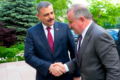 İçişleri Bakanı Çiftçi, Gençlik ve Spor Bakanı Bak ile görüştü