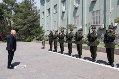 Bakan Güler, Kahramanmaraş'ta birlikleri denetledi