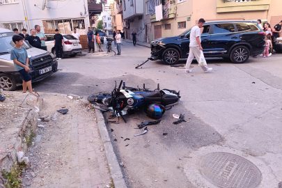 Otomobil ile çarpışan motosikletin sürücüsü yaralandı 