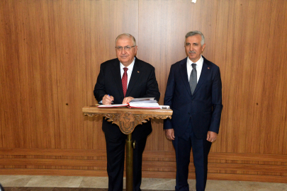 Bakan Güler, Kahramanmaraş'ta birlikleri denetledi (3)