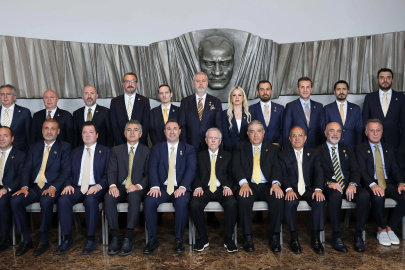 Fenerbahçe’de Aziz Yıldırım başkanlığında ilk yönetim kurulu toplantısı yapıldı